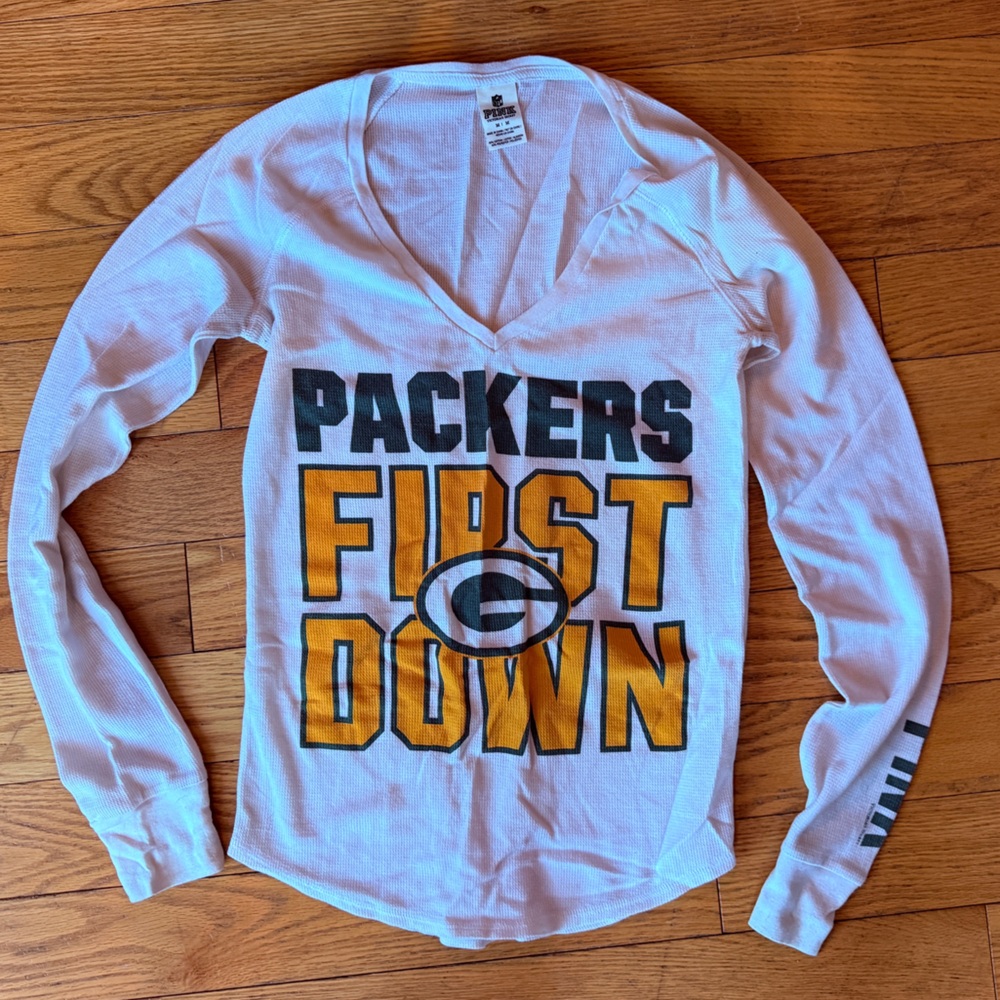 PINK Victoria's Secret White Long Sleeve Green Bay Packers Top